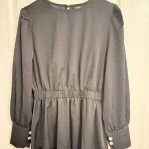 Size M women little black dress